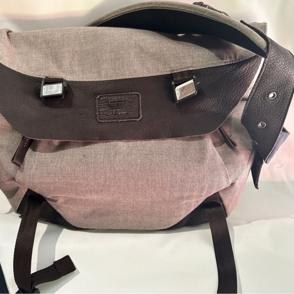 Timbuk2‎ messenger